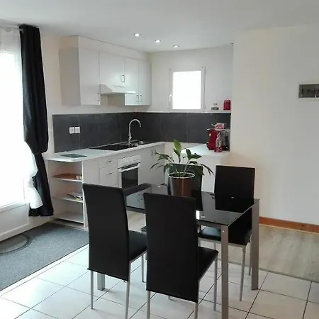 Le Numero 4 Joli Avec Jardin Clos