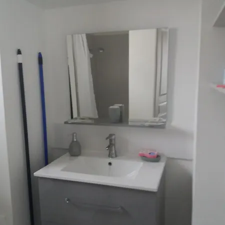 Le Numero 4 Joli Avec Jardin Clos