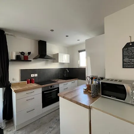 Le Numero 4 Joli Avec Jardin Clos *